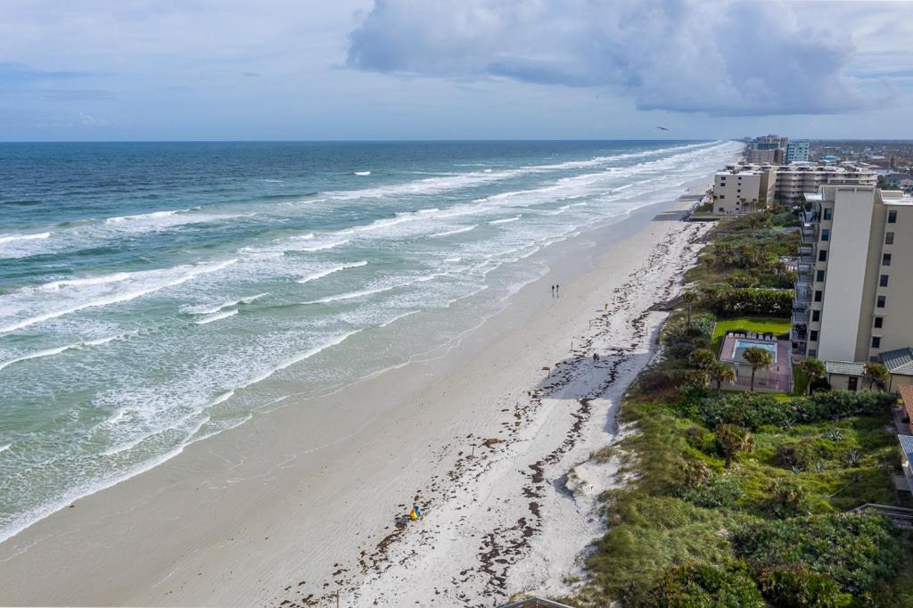 Turtles Nest Pool Home ~ Hot Tub ~ Walking Distance To The Beach - 821 E. 11Th New Smyrna Beach Exterior photo