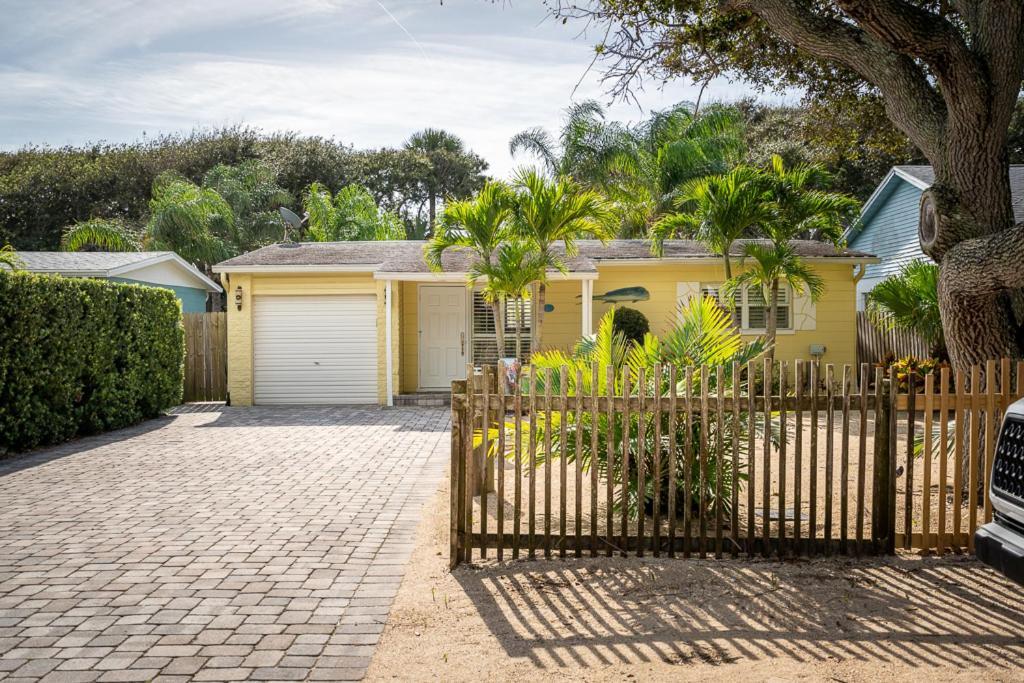 Turtles Nest Pool Home ~ Hot Tub ~ Walking Distance To The Beach - 821 E. 11Th New Smyrna Beach Exterior photo